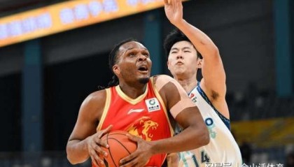 有意思！兄弟俩同台，哥哥0分，正负值+12；弟弟16分，正负值-20